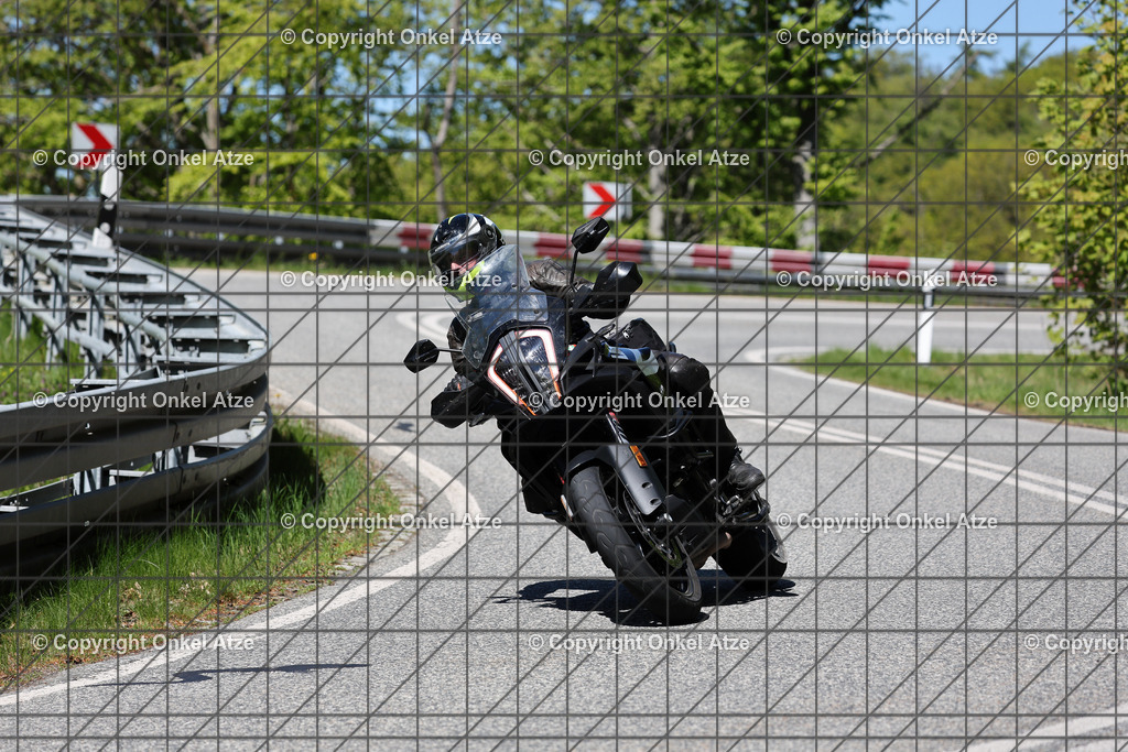 IMG_9634 | Fotograf am Kyffhäuser. Onkel Atze. Kyffhäuser Rennstrecke. Café36. Motorsportfotografie. - Realisiert mit Pictrs.com
