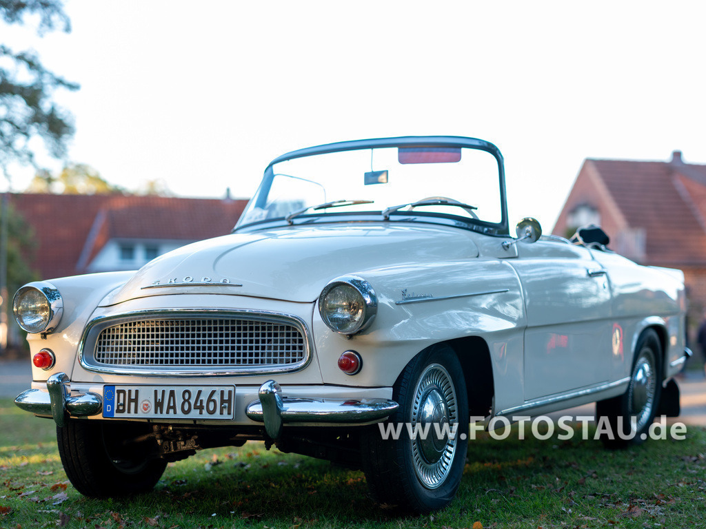 20251018-00359 | Syke Barrien 2025 Oldtimer Treffen - Realisiert mit Pictrs.com