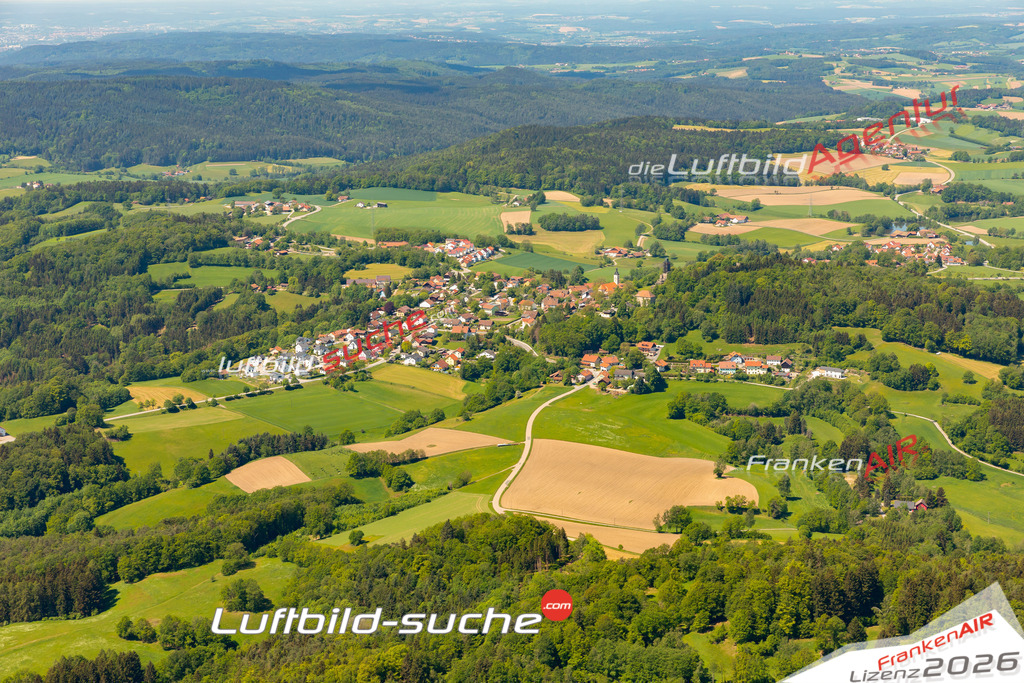 Das Luftbild zeigt :  Brennberg - Die Luftaufnahme wurde 2024 vom UL-Flugzeug aus erstellt ( keine Drohne ) - Hochauflösende Luftaufnahme - Für grossformatige Ausdrucke geeignet. Die Geschenkidee !Mit Lizenz und Bildrechte bestellbar