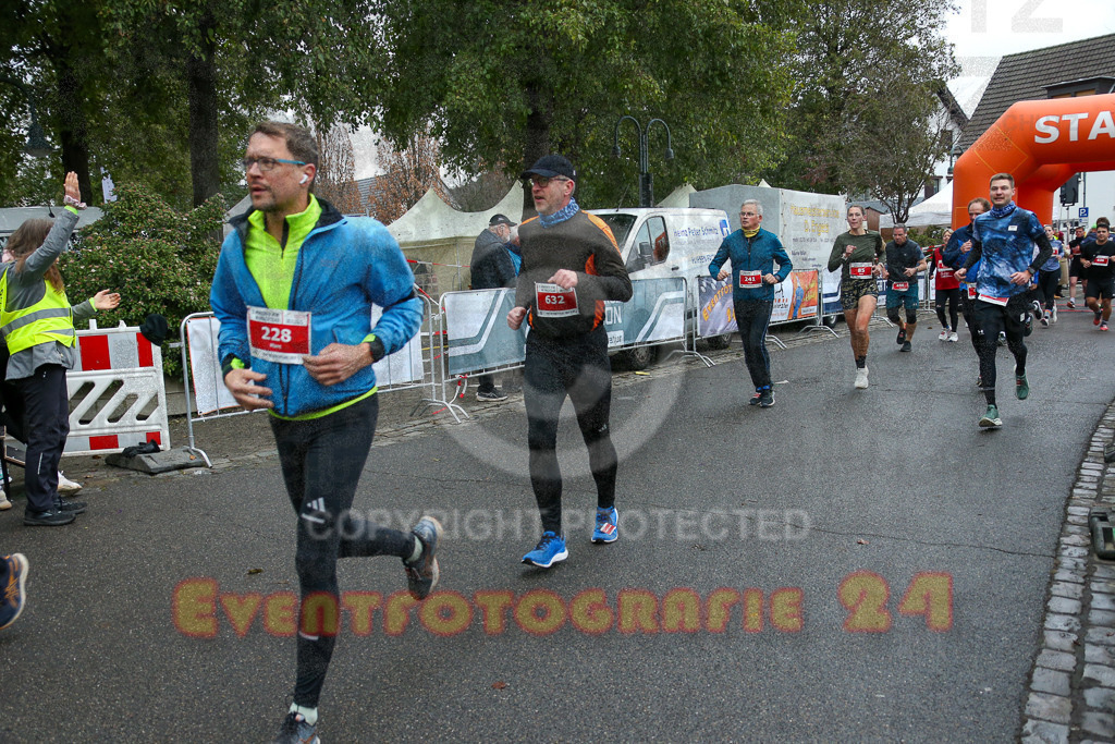 251130_1143_EX1_8491 | Sportfotografie im Rhein-Sieg Kreis, Köln, Bonn, NRW, Rheinland Pfalz, Hessen, etc. Unser Tätigkeitsfeld umfasst den Laufsport vom Volkslauf über den Marathon, Duathlon, Triathon bis zum Ultralauf wie Kölnpfad Ultra oder Schindertrail.