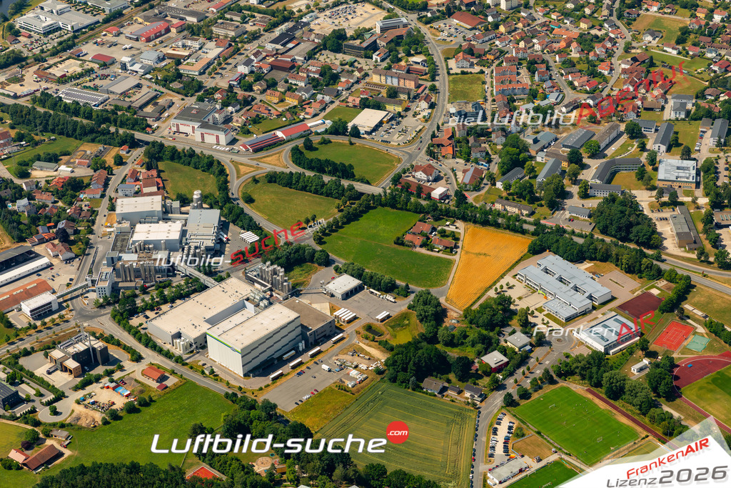Das Luftbild zeigt : Nunsting Cham - Die Luftaufnahme wurde 2023 vom UL-Flugzeug aus erstellt ( keine Drohne ) - Hochauflösende Luftaufnahme - Für grossformatige Ausdrucke geeignet. Die Geschenkidee !Mit Lizenz und Bildrechte bestellbar