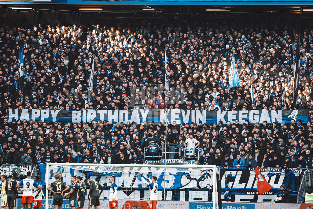 Fußball | Männer | Saison 2025/2026 | 1. Fußball-Bundesliga | 22. Spieltag | Hamburger SV vs. 1. FC Union Berlin | 14.02.2026 | HSV Fans mit einem Banner Transparent Happy Birthday Kevin Keegan