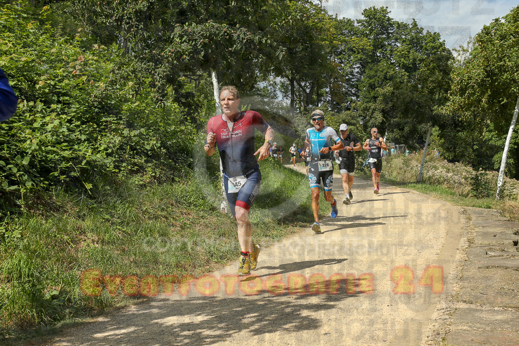 250824_1335_EX1_2897 | Sportfotografie im Rhein-Sieg Kreis, Köln, Bonn, NRW, Rheinland Pfalz, Hessen, etc. Unser Tätigkeitsfeld umfasst den Laufsport vom Volkslauf über den Marathon, Duathlon, Triathon bis zum Ultralauf wie Kölnpfad Ultra oder Schindertrail.