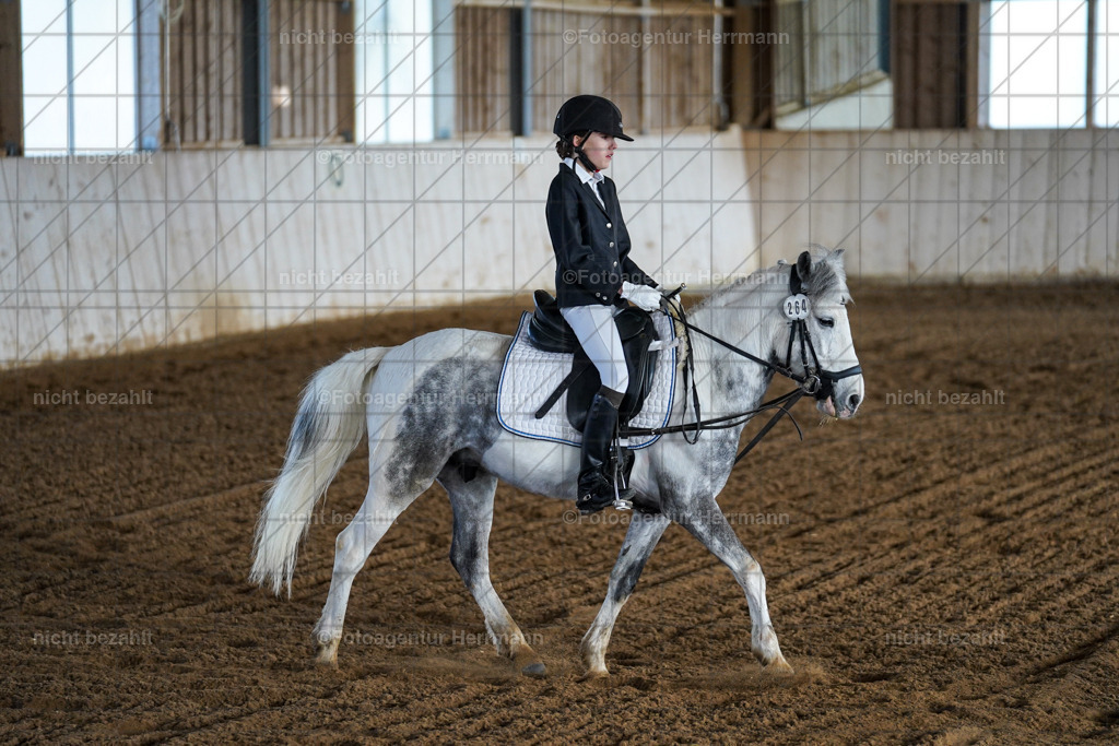 20230518-FAH03467 | Frühjahrsturnier, landberg am Lech, 2023, Reitclub Landsberg, Turnierbilder, Fotos Turnier Landsberg, Fotoagentur Herrmann, Turnierfotografen Bayern, reitsport Fotograf, Pferde Fotograf