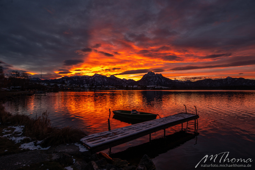 Sonnenaufgang am Hopfensee | Dies ist der Online-Shop von naturfoto.michaelthoma.de. Ich bin leidenschaftlicher Naturfotograf und fotografiere von der Andromedagalaxie bis zum Zwergtaucher, von der Ameise bis zum Orionnebel alles was mit Natur zu tun hat. Hier kann eine Auswahl meine - Realisiert mit Pictrs.com