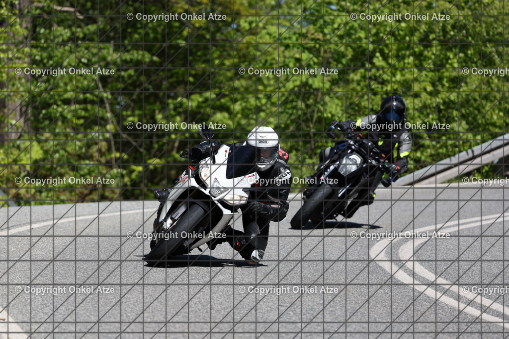 IMG_0193 | Fotograf am Kyffhäuser. Onkel Atze. Kyffhäuser Rennstrecke. Café36. Motorsportfotografie. - Realisiert mit Pictrs.com