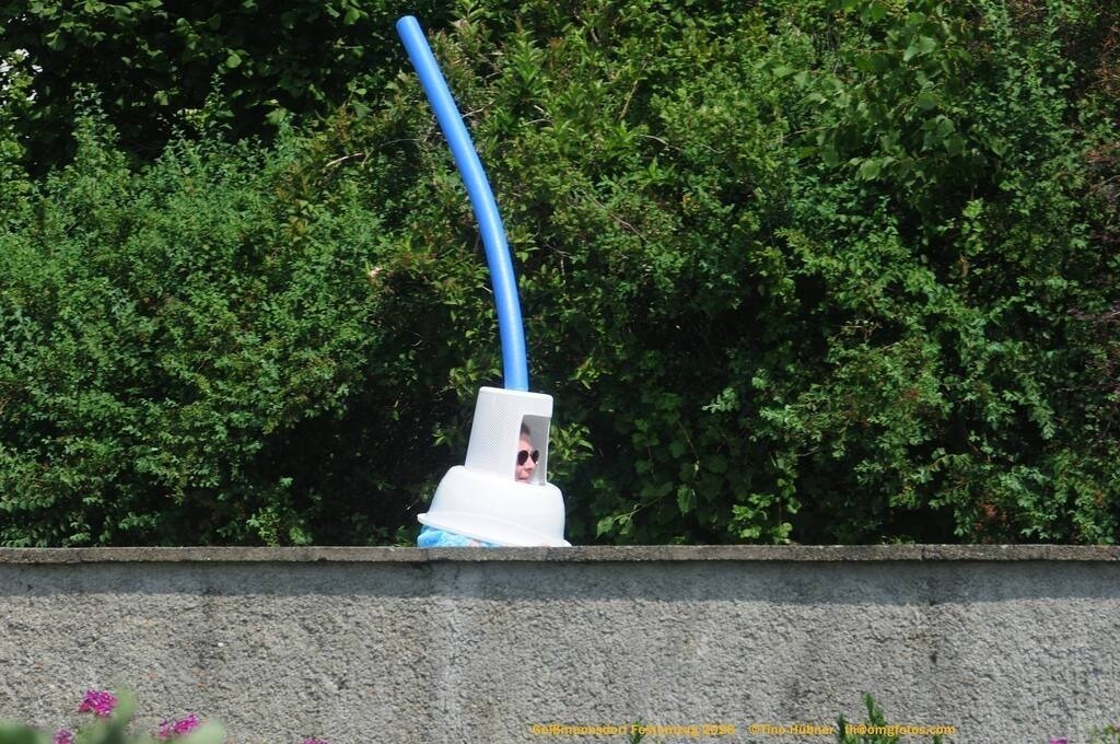 Geißmannsdorf-2026-Festumzug-182 | Festumzug in Geißmannsdorf bei Bischofswerda im Juni 2026. Fotografische Eindrücke und Momentaufnahmen vom Festumzug anläßlich des 800-jährigen Bestehens von Geißmannsdorf - mit Teilnehmern und Gästen, Strohpuppen und geschmückten Vorgärten und Grundstücken - Realisiert mit Pictrs.com