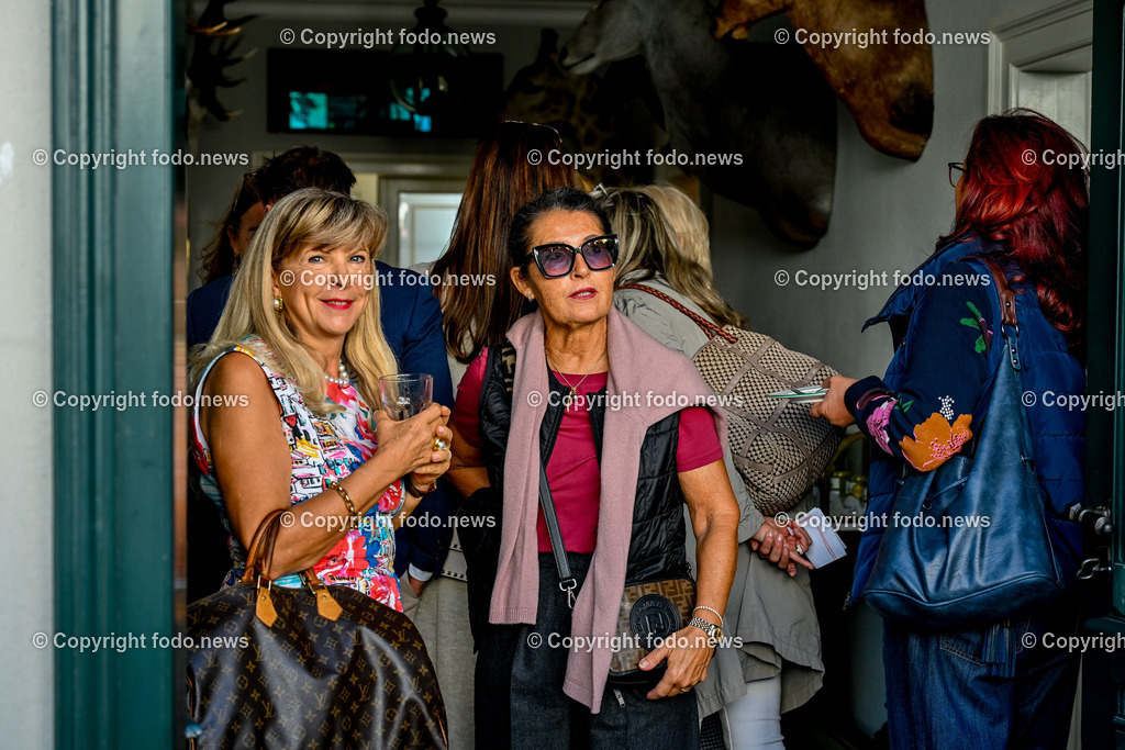 Inner Wheel Club Linz_ Charity Oldtimerfahrt_ 21.09.2024-168 | 21.09.2024, Linz, AUT, Inner Wheel Club Linz,  Charity Oldtimerfahrt im Bild Inner Wheel Club Linz,  Charity Oldtimerfahrt, Teilnehmer©Harald Dostal / fodo.media