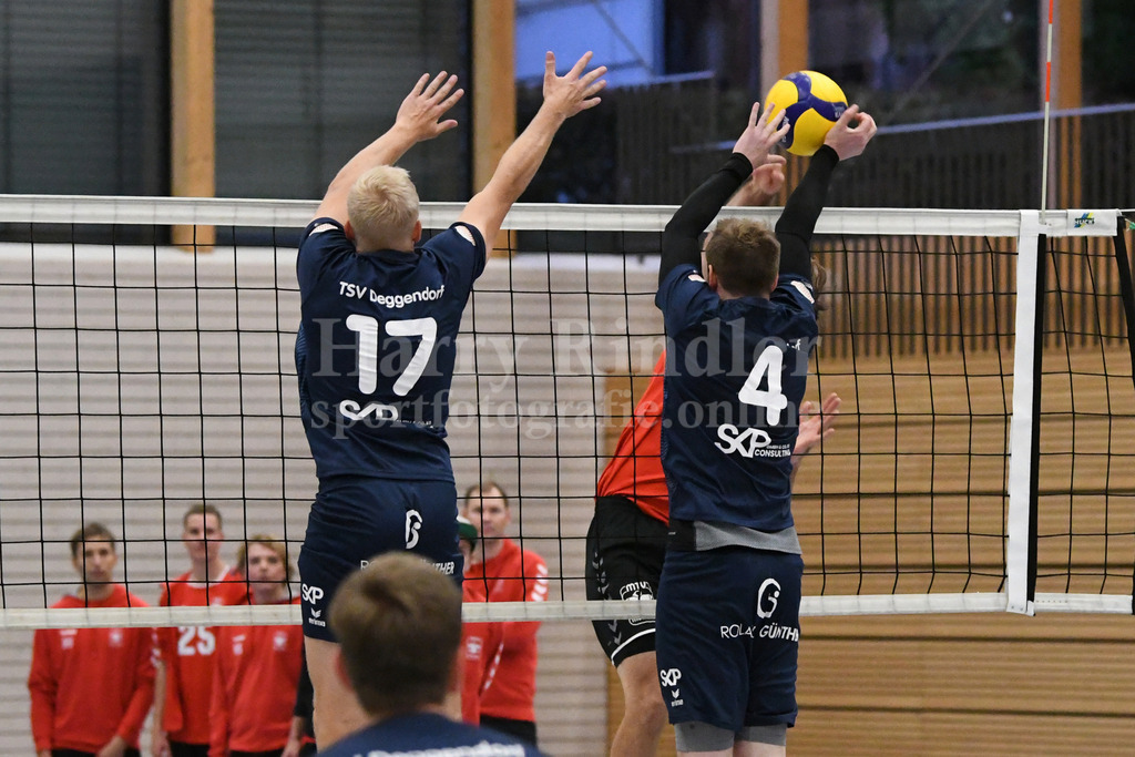 TSV 1861 Deggendorf : MTV München II | Julian Kindermann  (TSV Deggendorf Volleyball  #17) und Johannes Schwarz  (TSV Deggendorf Volleyball  #4) - Realisiert mit Pictrs.com