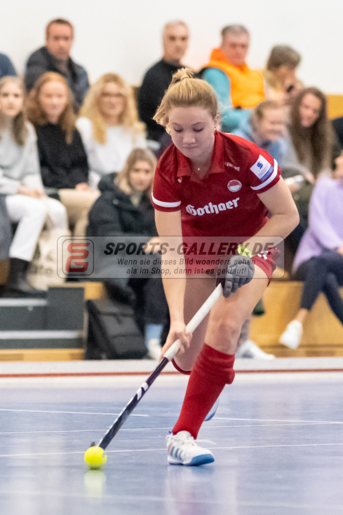 SFE_20221127_0067 | 1. Bundesliga Hockey Damen Düsseldorfer HC - Rot-Weiss Köln am 27.11.2022 in Düsseldorf (Düsseldorfer Hockeyclub 1905 e.V.), Photo: Stephan Fehrmann 2022 (Sports-Gallery),Camille Nobis ( Rot-Weiss Köln #17 )