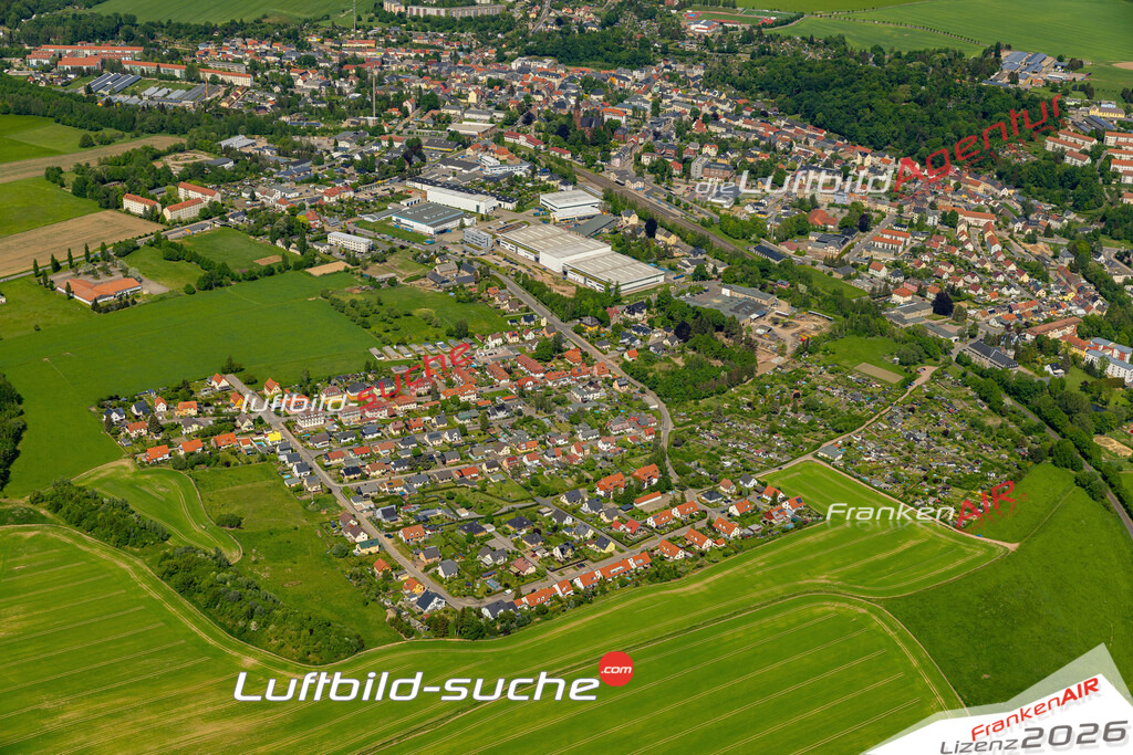 Das Luftbild der Stadt Hainichen wurde 2022 vom Flugzeug heraus erstellt (keine Drohnen-Aufnahmen) Aufnahmehöhe ca.450 Meter- hohe Bildauflösung und Druck-Qualität. Garantiert!