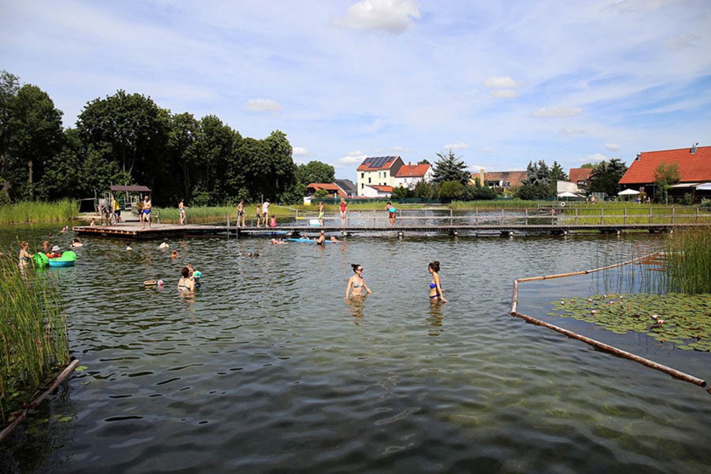 Ökobad Lindenthal | Das Team hinter BILDLEXIKON LEIPZIG bündelt historische wie aktuelle Informationen über die Stadt Leipzig in Text und Bild auf einer Plattform und stellt diese der interessierten Öffentlichkeit zur Verfügung.