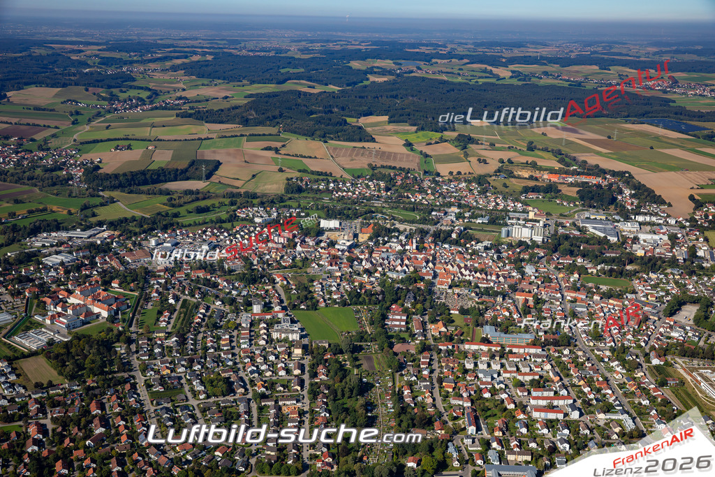 Aktuelles Luftbild von  Aichach Kauf mit Lizenz / Bildrechten möglich- Die Luftaufnahme wurde 2021 mittels UL-Flugzeug erstellt ( keine Drohne ) - hochauflösende Kamera-Systeme von  Canon -Beste Qualität - Für grossformatige Ausdrucke geeignet. Die Geschenkidee !