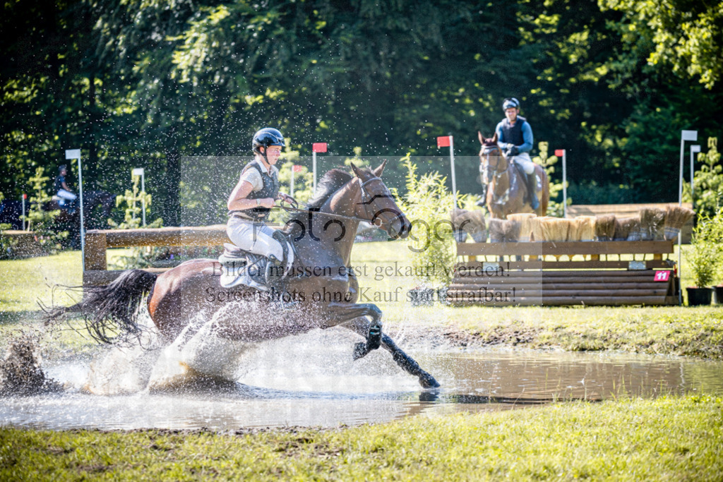 2026-05 - Melle Oldendorf-3-0012 | Entdecke hochwertige Reitturnierfotos von Foto Oger. Professionell, emotional und authentisch – jetzt Lieblingsmomente im Shop bestellen.Deutschlandweite Turnierfotografie. - Realisiert mit Pictrs.com