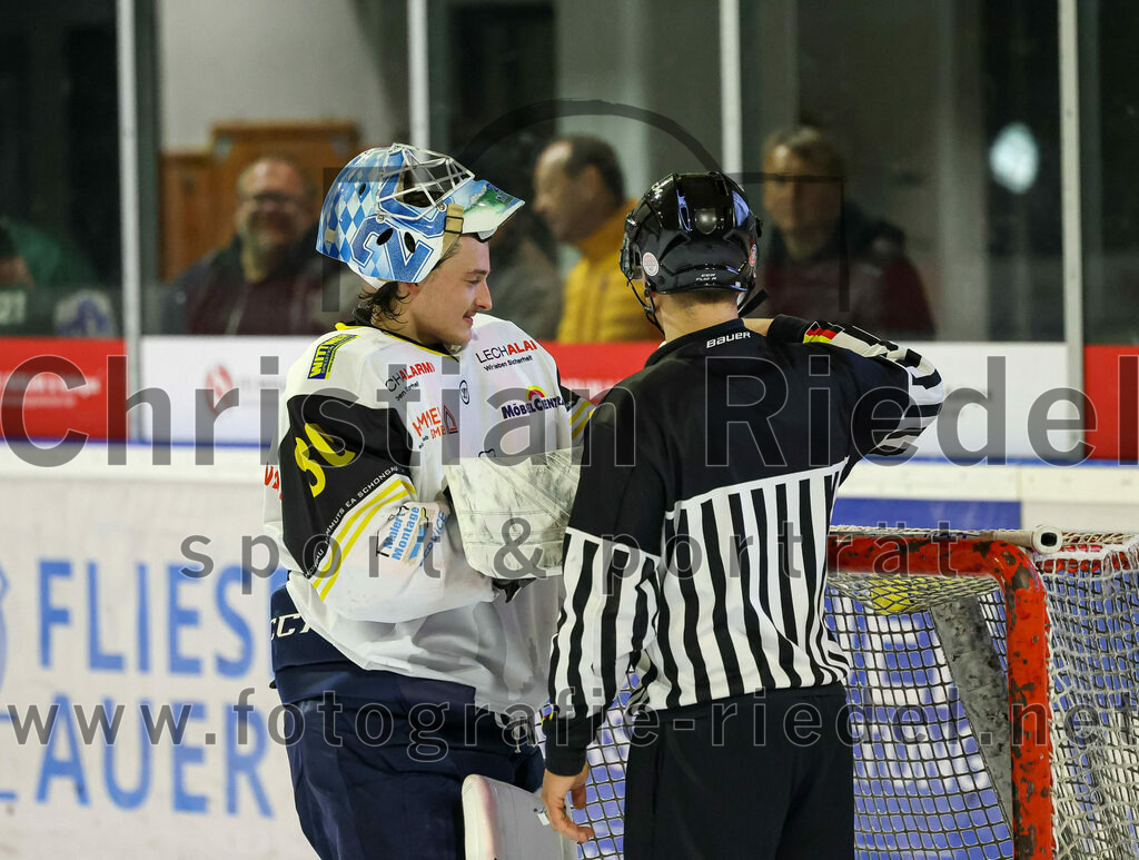 2023-11-17_101_TSV_Erding_gegen_EA_Schongau | Erding, Deutschland, 17.11.2023:
Eishockey, Bayernliga Vorrunde 2023 / 2024, 10. Spieltag, TSV Erding gegen EA Schongau, Endergebnis: 12:4

Torwart Xaver Nagel (EA Schongau, #80)

Foto: Christian Riedel / fotografie-riedel.net