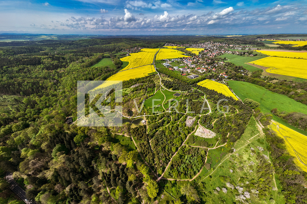 Wandbild-Tharandter-Wald-Forstgarten-Frühling-DJI_0822 | Über dem „neuen“ Forstgarten im Ortsteil Kurort Hartha im Tharandter Wald  - Realisiert mit Pictrs.com