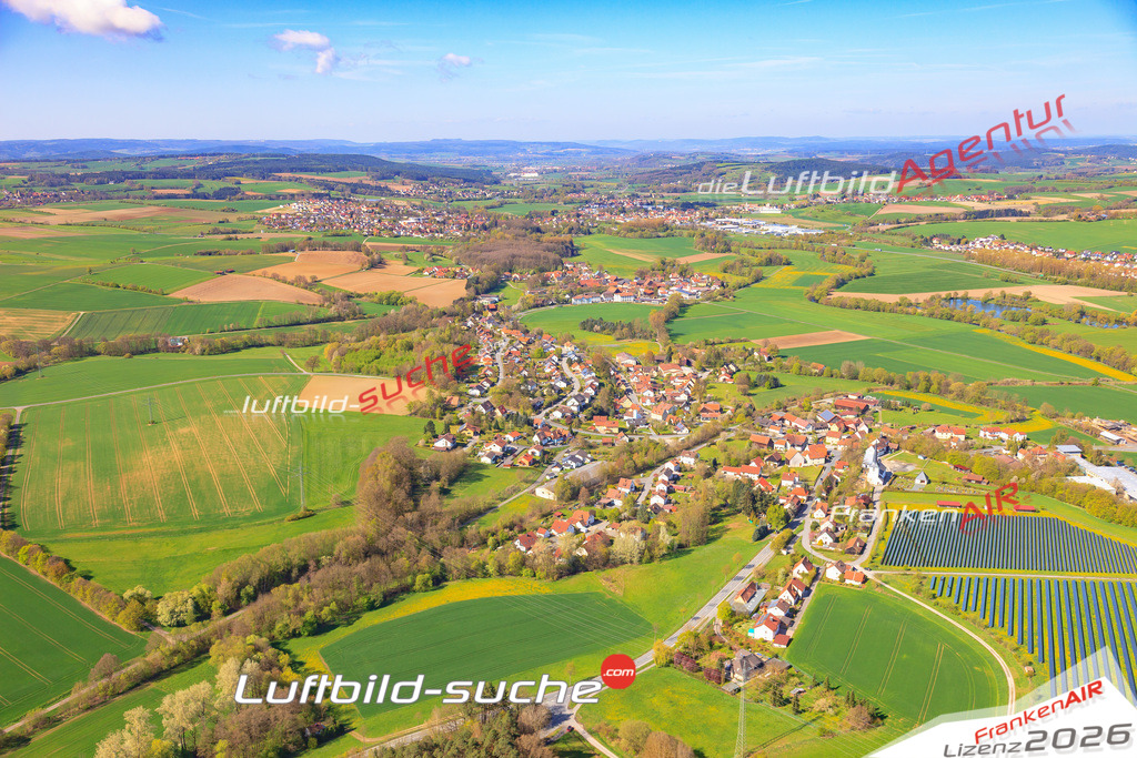 Die Luftaufnahme Hummendorf - Weissenbrunn wurde 2017 mittels Flugzeug (keine Drohne) erstellt. Perfekte Schärfe und Druck- Auflösung- Garantiert!