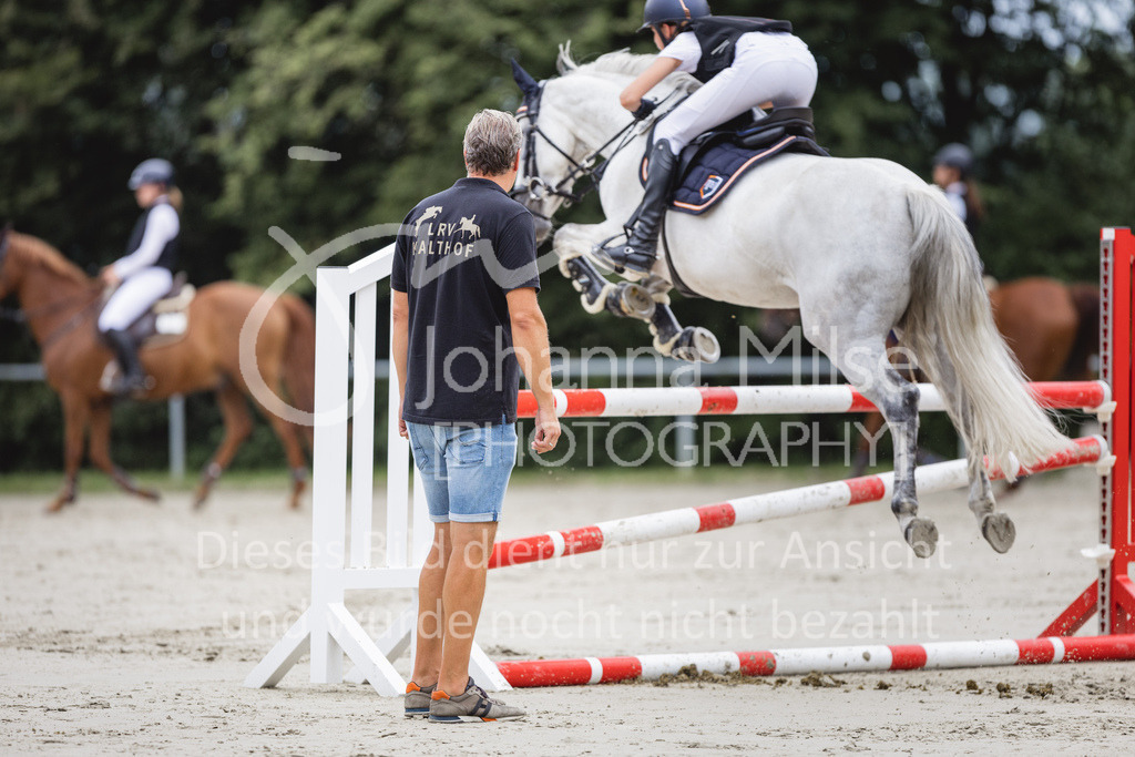 230824_Delbrueck_PonyTrophy-221 | Deine schönsten Turniermomente als professionelle Fotos! Entdecke hochwertige Pferdesport-Fotografie im Online-Shop. Jetzt Fotos finden & bestellen!