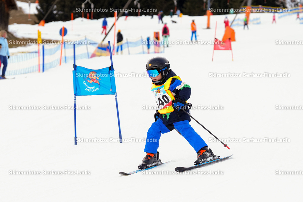SRF_02.01.2026_0524 | Skirennfotos,Serfaus,Fiss,Ladis,Kinderskirennen,Winter,Tirol,Oberland,skirace,SFL,feelfree,weil wir's genießen,ski,Ski,skifahren,Sonnenplateau, - Realisiert mit Pictrs.com