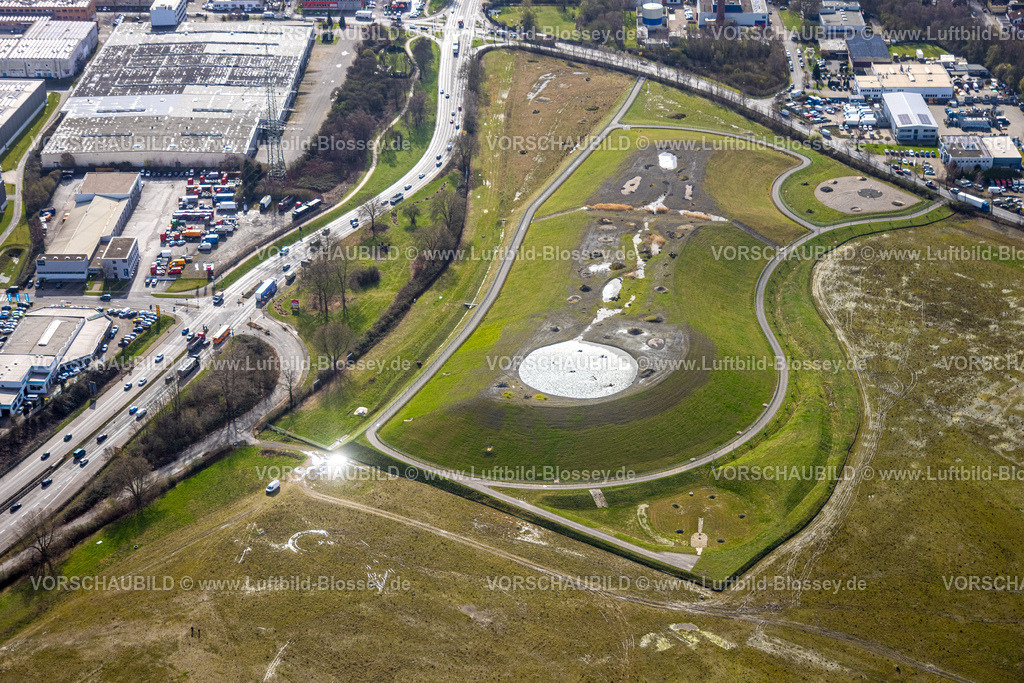 Essen260305626FreiheitEmscher | Luftbild, „Freiheit Emscher“ großes interkommunalen Stadtentwicklungsprojekte in NRW, von Essen, Bottrop und RAG Montan Immobilien, 1.700 Hektar, inklusive 150 Hektar ehemaliger Bergbauflächen, entsteht bis ca. 2030 ein neuer, nachhaltiger urbaner Raum für innovat, , Vogelheim, Essen, Ruhrgebiet, Nordrhein-Westfalen, Deutschland