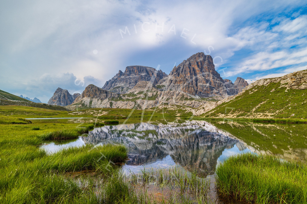 2022-07-20 Dolomiten 3 Zinnen - 080-Bearbeitet | Spiegelung in einem Bergsee - Dolomiten - Realisiert mit Pictrs.com