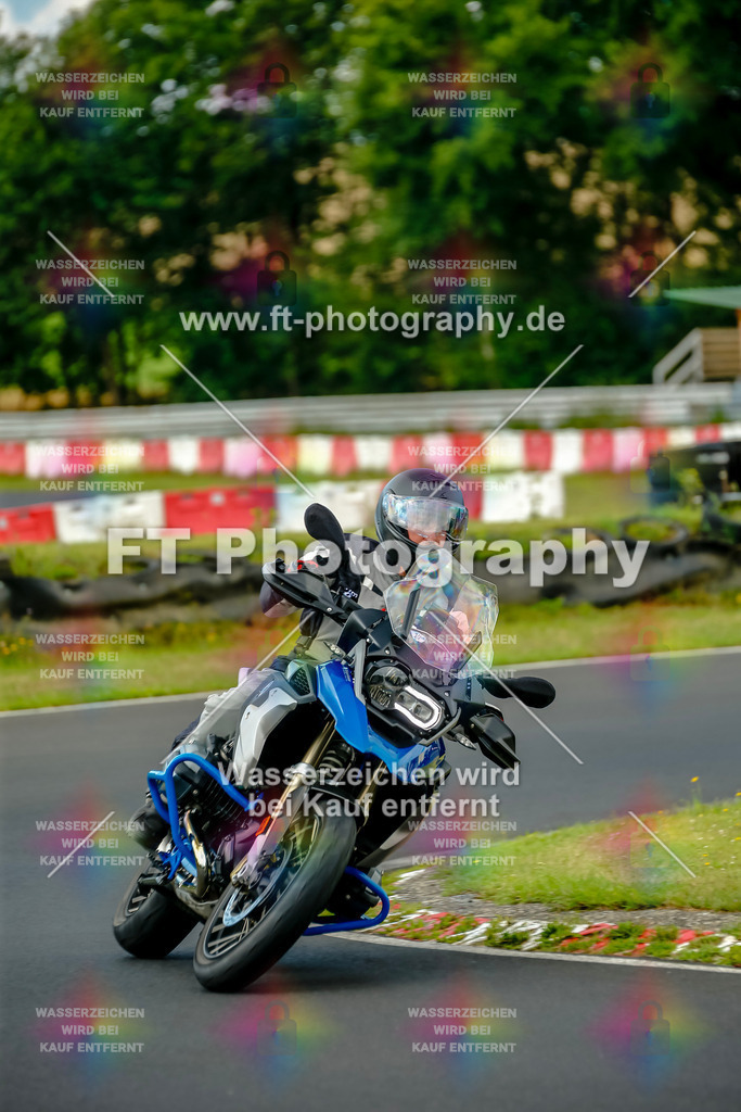 VBK-5025 | Hier findet Ihr Bilder von Touristenfahrten auf der Nürburgring Nordschleife oder von anderen Veranstaltungen die ich besucht habe. Viel Spass beim Durch Schauen 