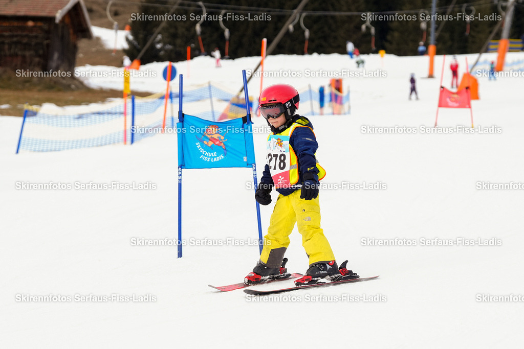 SRF_02.01.2026_0404 | Skirennfotos,Serfaus,Fiss,Ladis,Kinderskirennen,Winter,Tirol,Oberland,skirace,SFL,feelfree,weil wir's genießen,ski,Ski,skifahren,Sonnenplateau, - Realisiert mit Pictrs.com