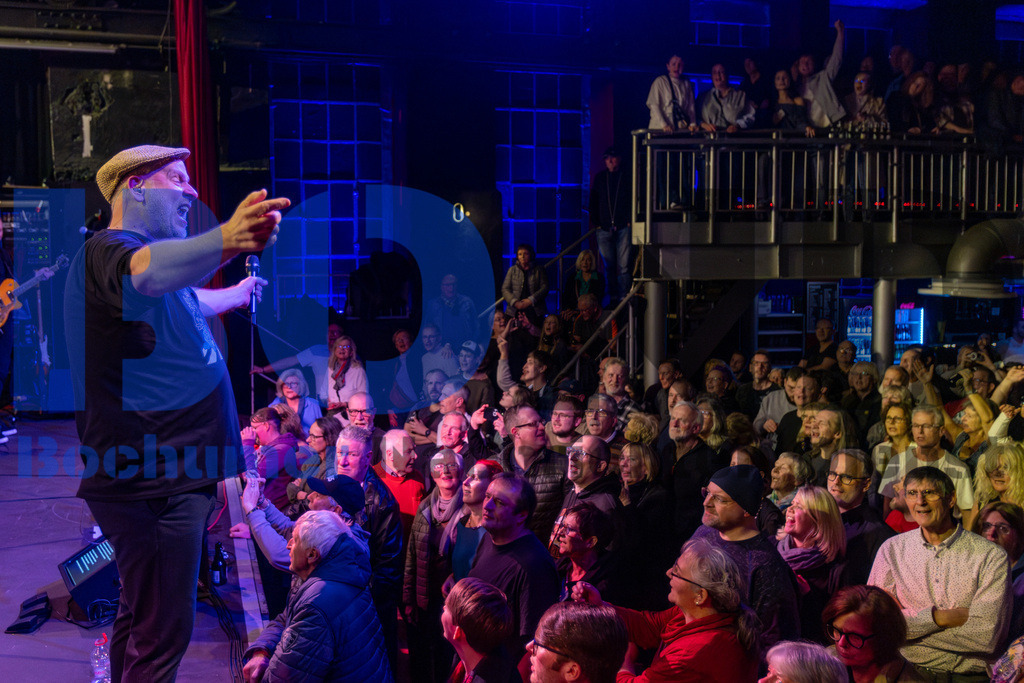 SES_GBAZEC20241227-102 | bond - Realisiert mit Pictrs.com