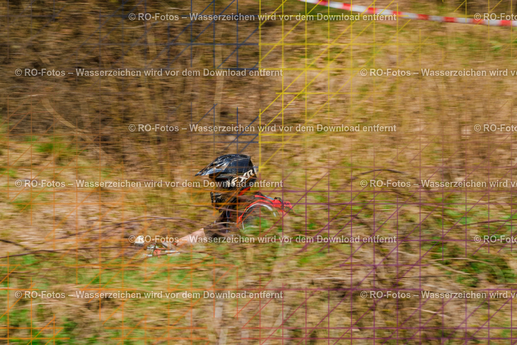 2 Lauf Mernes-257 | Sportfotografie von RO-Fotos: Motorsport, Motocross, Enduro, Laufveranstaltungen und Triathlon. Professionelle Fotos von Sportlern und Events. - Realisiert mit Pictrs.com
