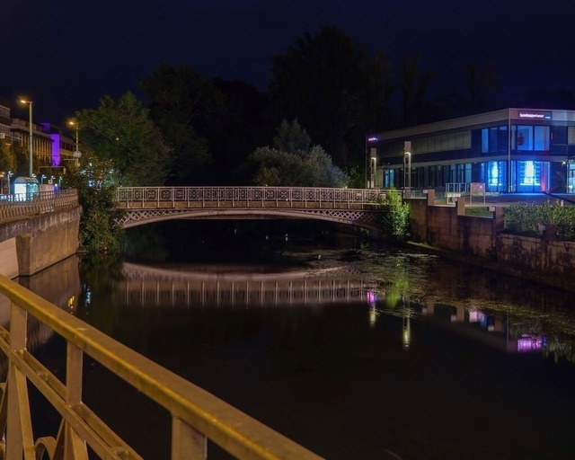 Brücke zur Landessparkasse Braunschweig | Wandbilder, Landschaftsbilder, Wandschmuck, Foto-Tassen, Foto Abzüge, Geschenkartikel, eigene Fotos auf Produkte bringen, Foto-Magnete, Motive von Wandschmuck4you auf Produkte bringen, Lizenzen für Bilder kaufen