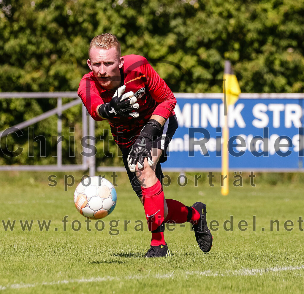 2023-08-19_095_FC_Moosinning_gegen_SV_Reichertsheim | Moosinning, Deutschland, 19.08.2023:
Fußball, Bezirksliga Oberbayern Ost 2023 / 2024, 5. Spieltag, FC Moosinning gegen SV Reichertsheim, Endergebnis: 0:4

Torwart Jakob Kohwagner (SV Reichertsheim, #22)

Foto: Christian Riedel / fotografie-riedel.net