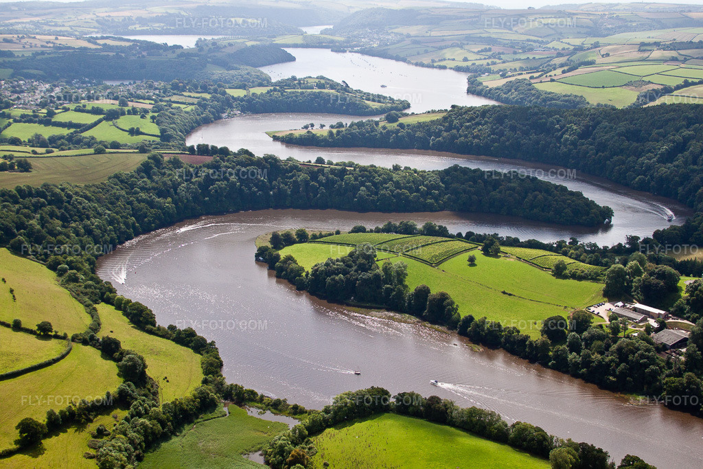 Aerial view: Riverbanks along the mouth of the Dart River in Kingswear in the district Kingswear in Dartmouth in the state England, Great Britain.Photo: IMG_19770.jpg taken on 07/25/2009 by Werner Riehm/FLY-FOTO.comResolution of the original: 4752 x 3168 px