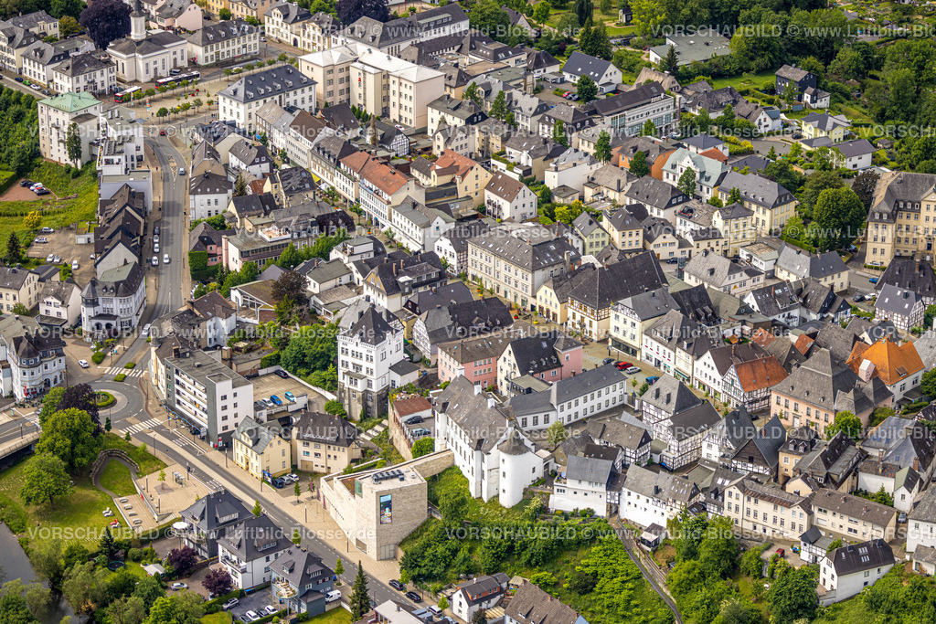 Arnsberg220601162 | Luftbild, Altstadtansicht mit Groten-Turm und Sauerland-Museum, Arnsberg, Sauerland, Nordrhein-Westfalen, Deutschland