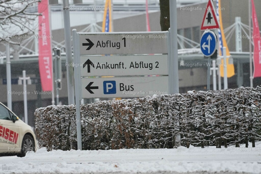 20221218  Deuschland Nuernberg - Airport-25 | Fotografie Woldron