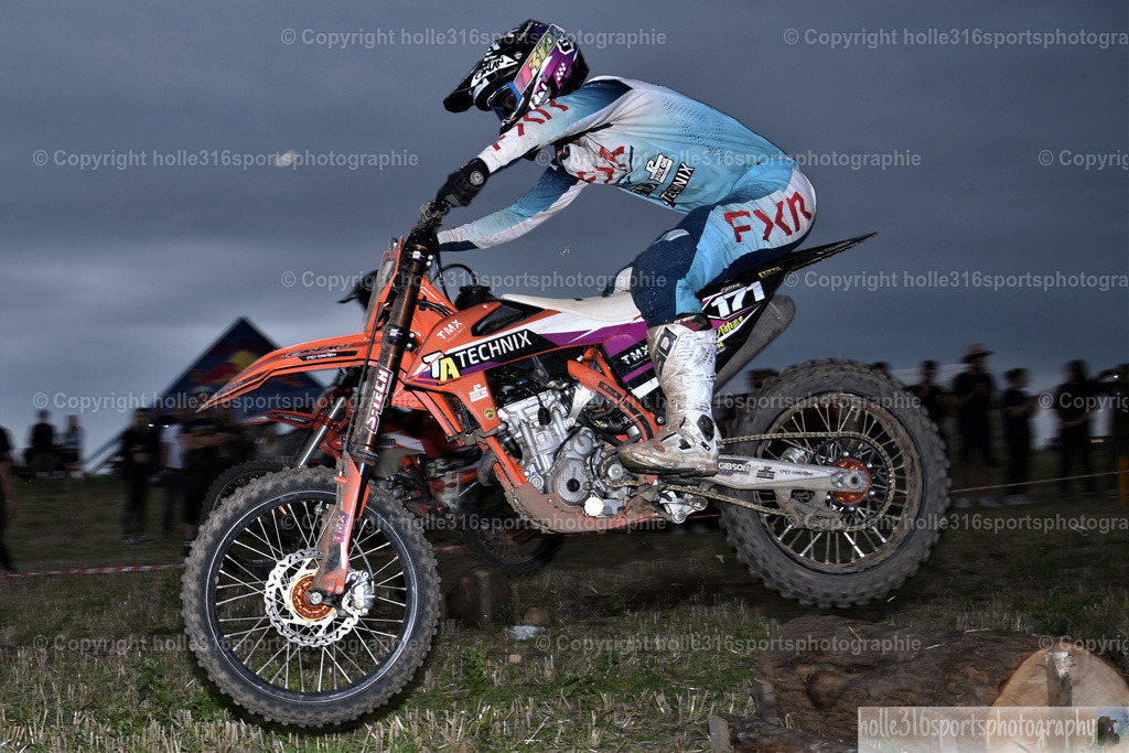 DSC_0252_01 (2) | Sportfotografie , Motorsport, Motoross, Reitsport, Mointainbike, Enduro,
Landschaft , Outdoor, Eventfotografie, Landschaft, Bilder online bestellen - Realisiert mit Pictrs.com