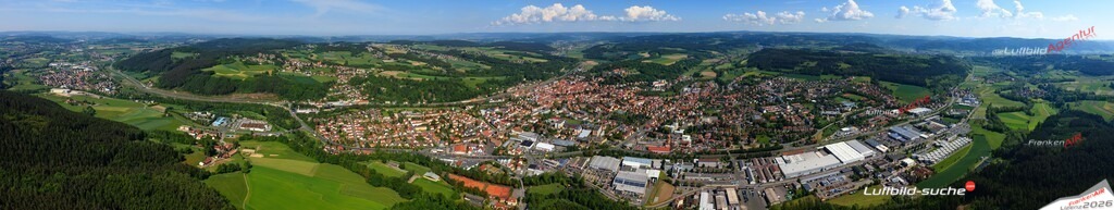 Die Luftaufnahme Neuses - Kronach wurde vom UL-Flugzeug (keine Drohne) aus fotografiert.Hohe Druck- Auflösung-die Geschenkidee!