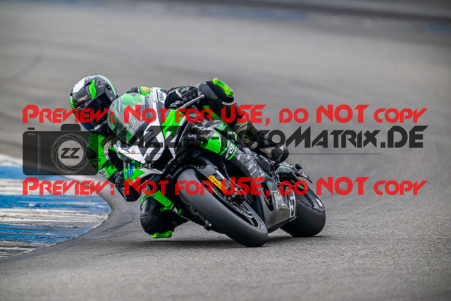 MaZZes_FotoMatrix_220925_0432 | PRO SUPERSTOCK