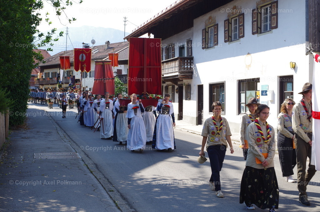 IMGP3593 | fotografiert von Axel PollmannLeonhardi Wallfahrt Benediktbeuern und Murnau, Fronleichnam, Fasching, Landschaft im Loisachtal und Benediktbeuern  - Realisiert mit Pictrs.com