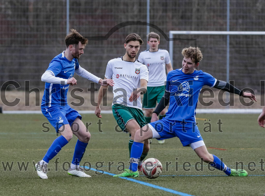 2024-02-17_003_FC_Schwaig_gegen_SV_Kranzberg | Marzling, Deutschland, 17.02.2024:
Fußball, Landesliga Südost 2023 / 2024, Testspiel, FC Schwaig gegen SV Kranzberg, Endergebnis: 4:1

Patrick Ringer (SV Kranzberg, #20), Philipp Zech (FC Schwaig, #4), Johannes Lühr (SV Kranzberg, #13)

Foto: Christian Riedel / fotografie-riedel.net