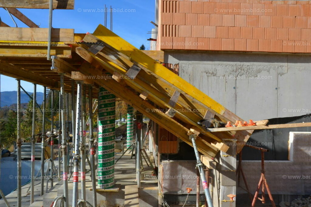 bib-lg04-betonarbeiten-0677 | Nach LV-Leistungsgruppen sortierte Detailfotos über den Bau eines Hauses. Alle Hausbau-Bilder direkt vom Urheber und Autor der Website Haus-Selber-Bauen.com