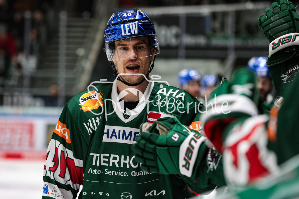 Augsburger Panther - Bietigheim Steelers | Sebastian WAENNSTROEM (AEV #40) jubelt ueber seinen Treffer zum 1-0 fuer Augsburg