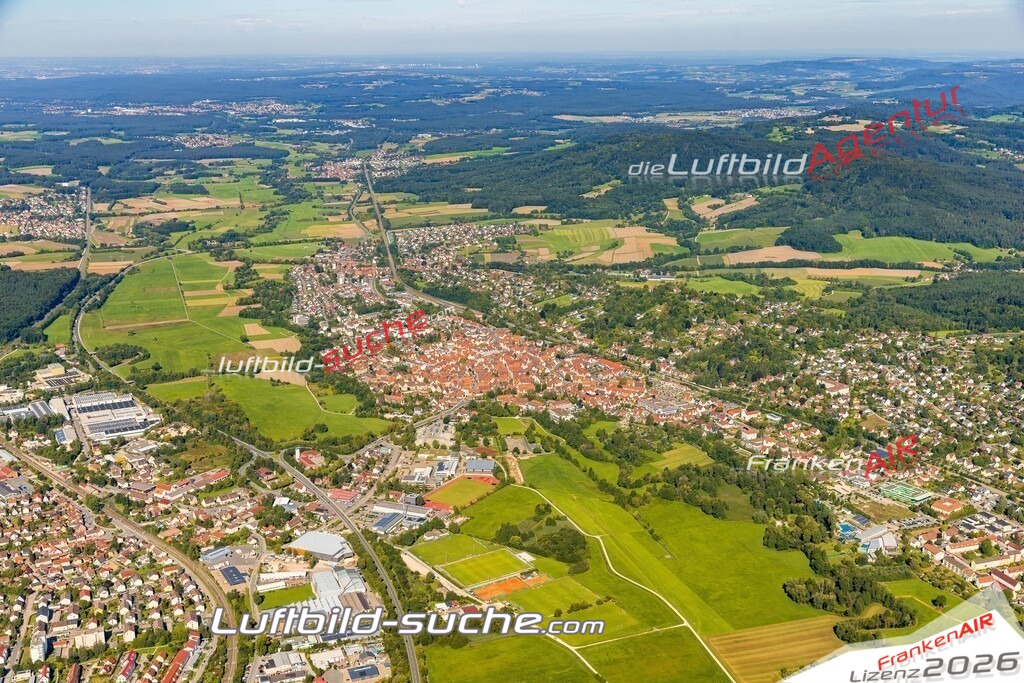 Luftaufnahme von  Hersbruck - Die Luftaufnahme wurde 2025 vom UL-Flugzeug heraus erstellt ( keine Drohne ) - Hochauflösende Luftaufnahme - für professionelle Ausdrucke geeignet. Die Geschenkidee !Mit Lizenz und Bildrechte bestellbar
