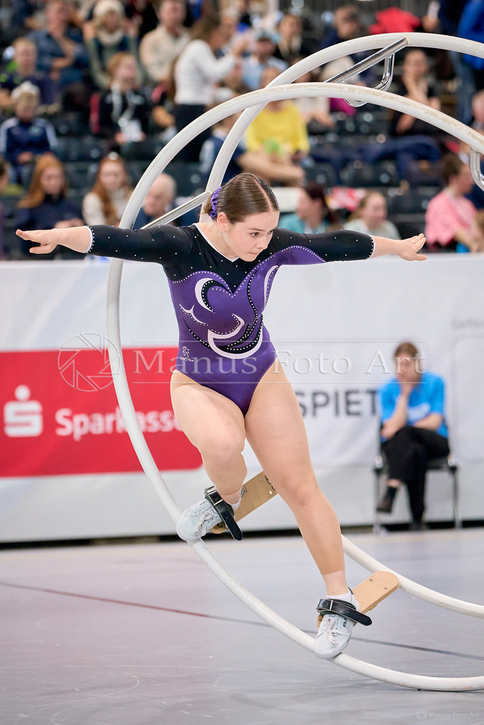 A-DSC04586 | Professionelle Sportfotografie in Hamburg, Schleswig-Holstein und Niedersachsen – spezialisiert auf Rhönrad, Geräteturnen, Leistungsturnen und rhythmische Sportgymnastik. Bundesweite Begleitung von Rhönrad-Events. Jetzt Sport-Fotos - Realisiert mit Pictrs.com