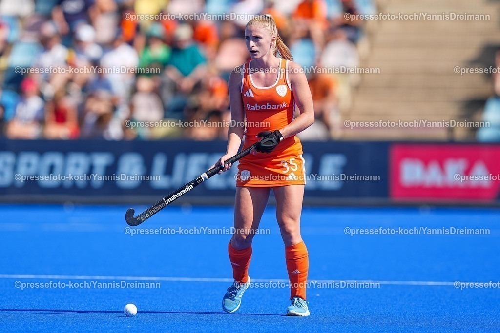 xydrx09082503001 | 09.08.2025, xydrx, Frauen EuroHockey Championship 2025, Gruppenphase, Gruppe a, Niederlande - Irland, Sparkassenpark Mönchengladbach: Pam van der Laan (NED #35)