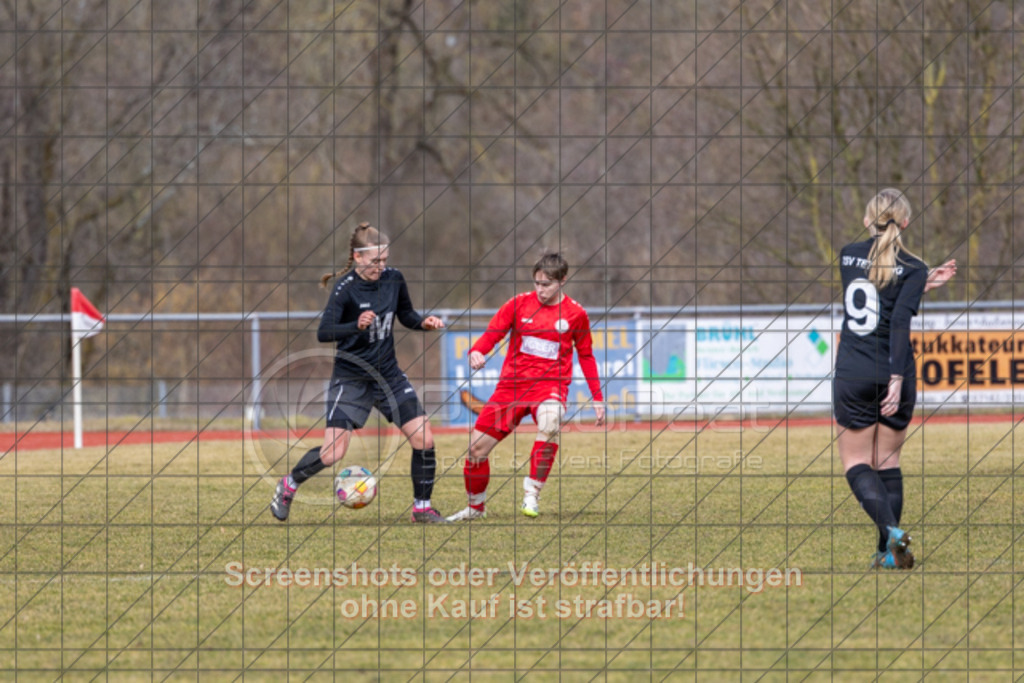 20250223_131341_0081 | #,1.FC Donzdorf (rot) vs. TSV Tettnang (schwarz), Fussball, Frauen-WFV-Pokal Achtelfinale, Saison 2024/2025, Rasenplatz Lautertal Stadion, Süßener Straße 16, 73072 Donzdorf, 23.02.2025 - 13:00 Uhr,Foto: PhotoPeet-Sportfotografie/Peter Harich