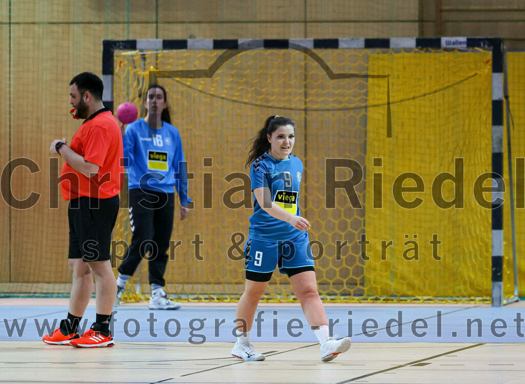 2023-03-11_075_SpVgg_Altenerding_gegen_SSG_Metten_Frauen | Erding, Deutschland, 11.03.2023:
Handball, Bezirksoberliga Frauen Altbayern 2022 / 2023, 13. Spieltag, SpVgg Altenerding gegen SSG Metten, Endergebnis: 32:26

Kaltrina Zegiri (SSG Metten, #9)

Foto: Christian Riedel / fotografie-riedel.net