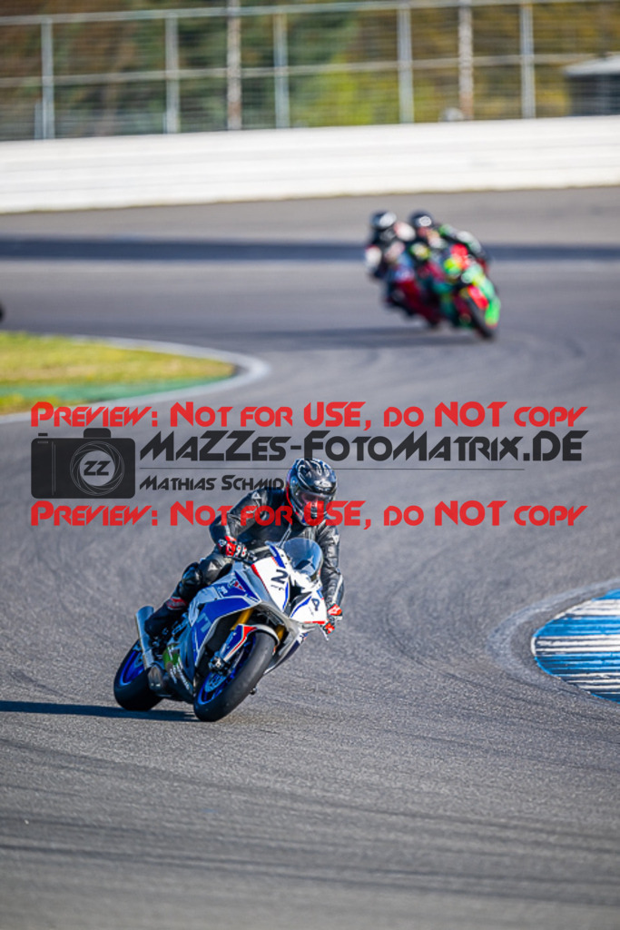 MaZZes_FotoMatrix_230410_0749 | ROT