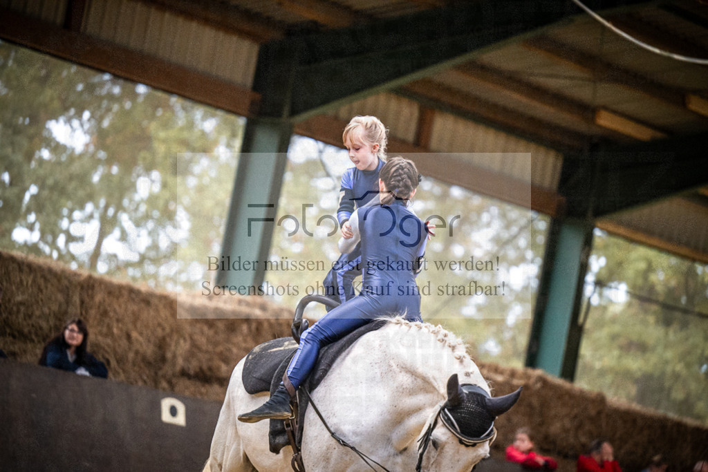 DOS_0209 | Entdecke hochwertige Reitturnierfotos von Foto Oger. Professionell, emotional und authentisch – jetzt Lieblingsmomente im Shop bestellen.Deutschlandweite Turnierfotografie. - Realisiert mit Pictrs.com