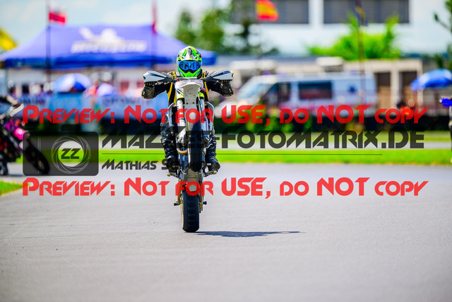 MaZZes_FotoMatrix_240714_6007705_7749 | UE40