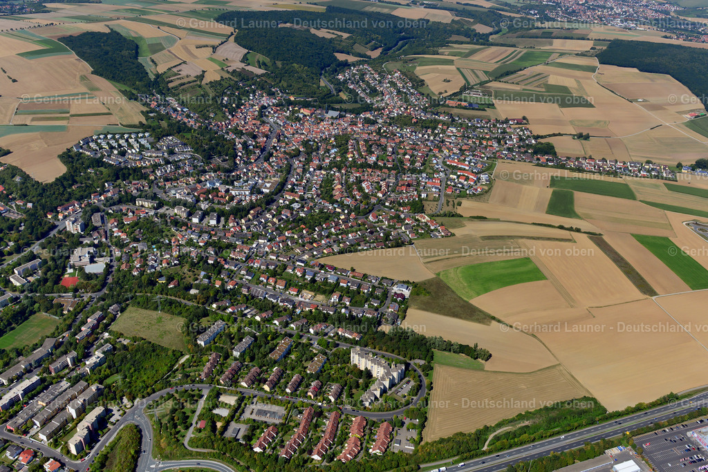 3650163 | VERSBACH 31.08.2016 Ortsansicht am Rande von landwirtschaftlichen Feldern und Nutzflächen in Versbach im Bundesland Bayern, Deutschland. // Village view on the edge of agricultural fields and land in Versbach in the state Bavaria, Germany. Foto: Gerhard Launer